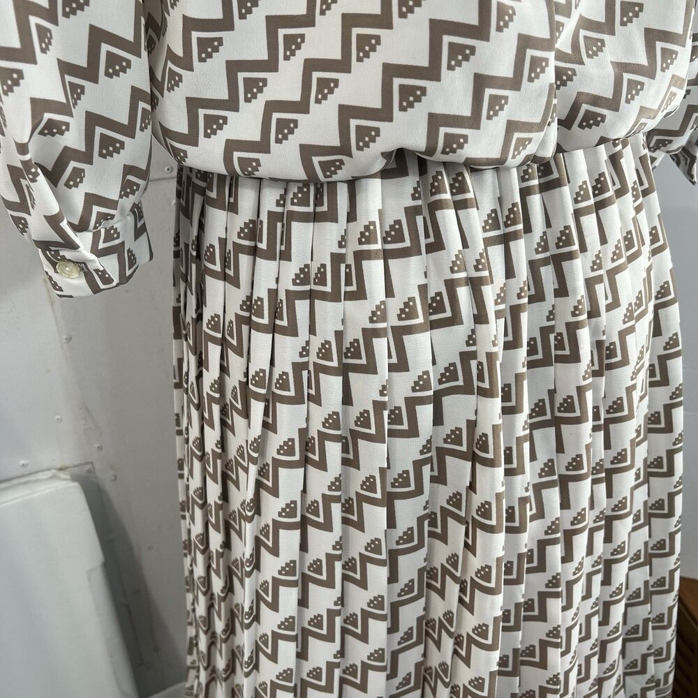 Vintage VLP Dress 80s Geometric Blouson tan cream w Pleated Skirt Size 10P - Picture 6 of 16
